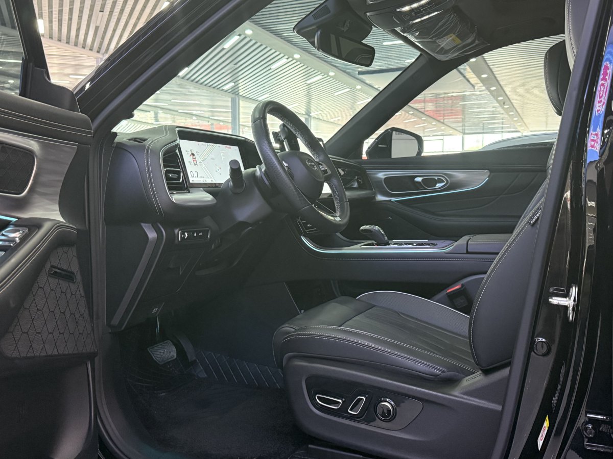 廣汽傳祺 GS8  2024款 領(lǐng)航系列 2.0TGDI 兩驅(qū)豪華智聯(lián)版圖片
