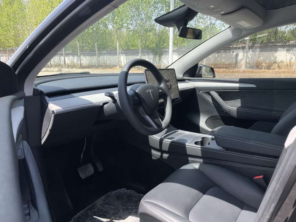 特斯拉 Model Y  2024款 后輪驅(qū)動(dòng)版圖片