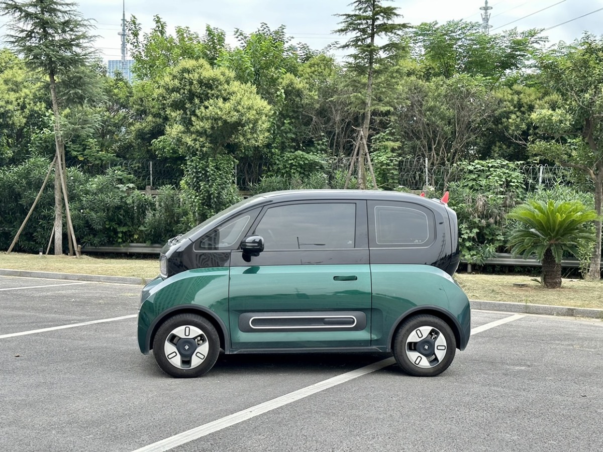 寶駿 寶駿KiWi EV  2022款 藝術(shù)家輕享版 三元鋰圖片