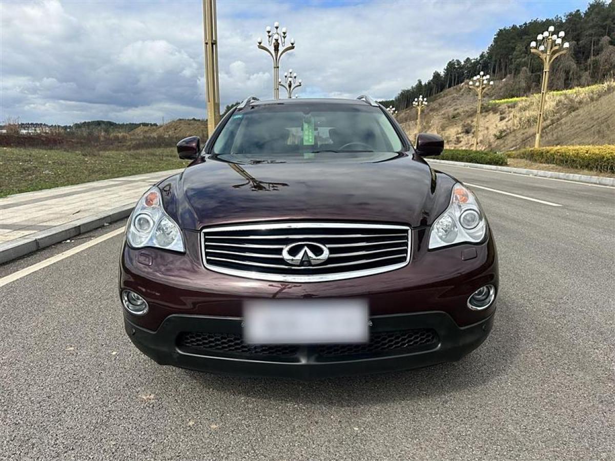 2014年5月英菲尼迪 QX50  2013款 2.5L 四驅(qū)優(yōu)雅版