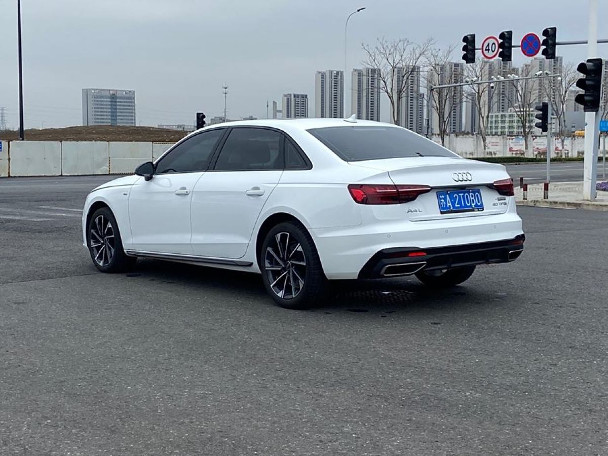 奧迪 奧迪A4L  2023款 40 TFSI quattro 豪華動感型圖片