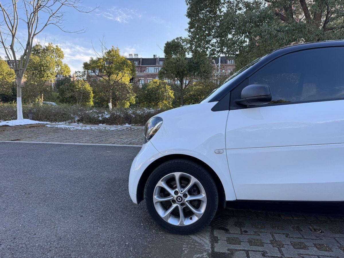 smart fortwo  2015款 1.0L 52千瓦硬顶灵动版图片