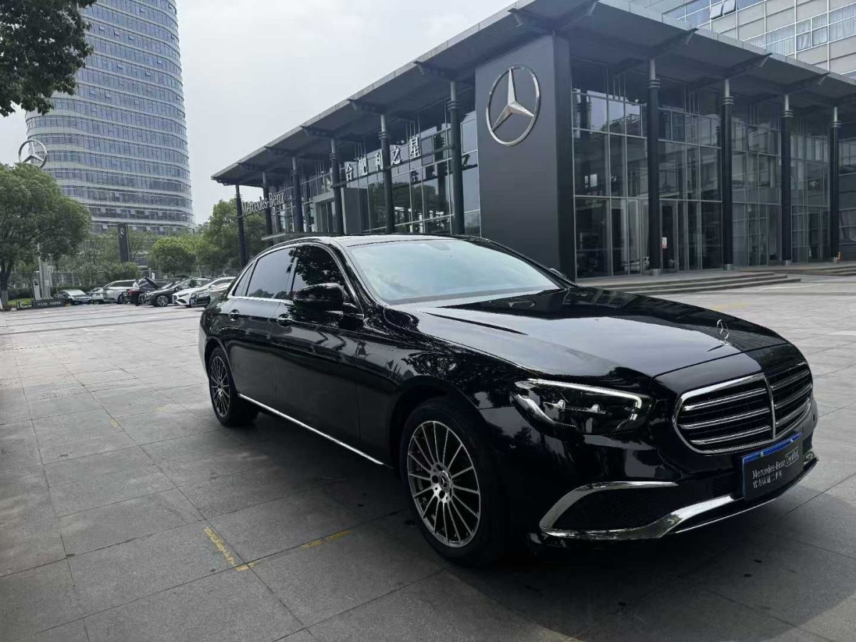 奔馳 奔馳E級(jí)  2022款 E 300 L 豪華型圖片
