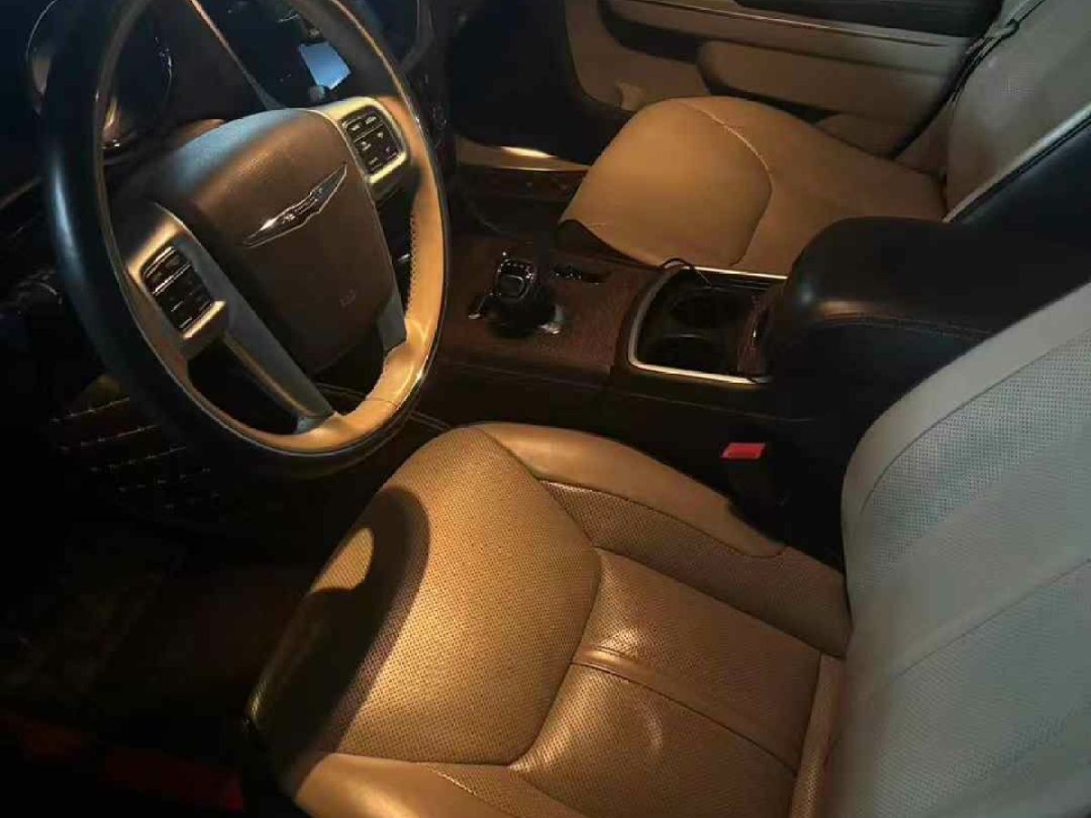 克萊斯勒 300C  2012款 3.6L 豪華版圖片