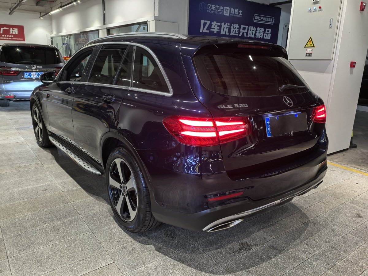 2018年9月奔馳 奔馳GLC  2017款 GLC 260 4MATIC 豪華型