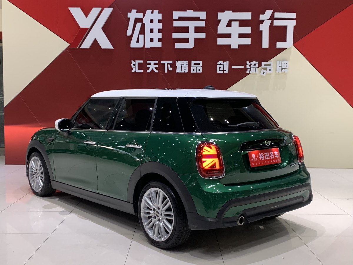 MINI MINI  2022款 1.5T COOPER 藝術(shù)家 五門(mén)版圖片