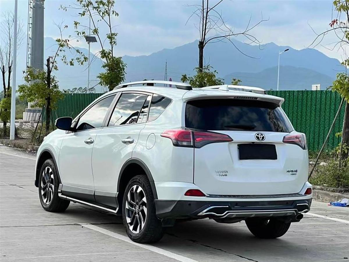 2018年3月豐田 RAV4榮放  2018款 2.5L 自動(dòng)四驅(qū)精英i版