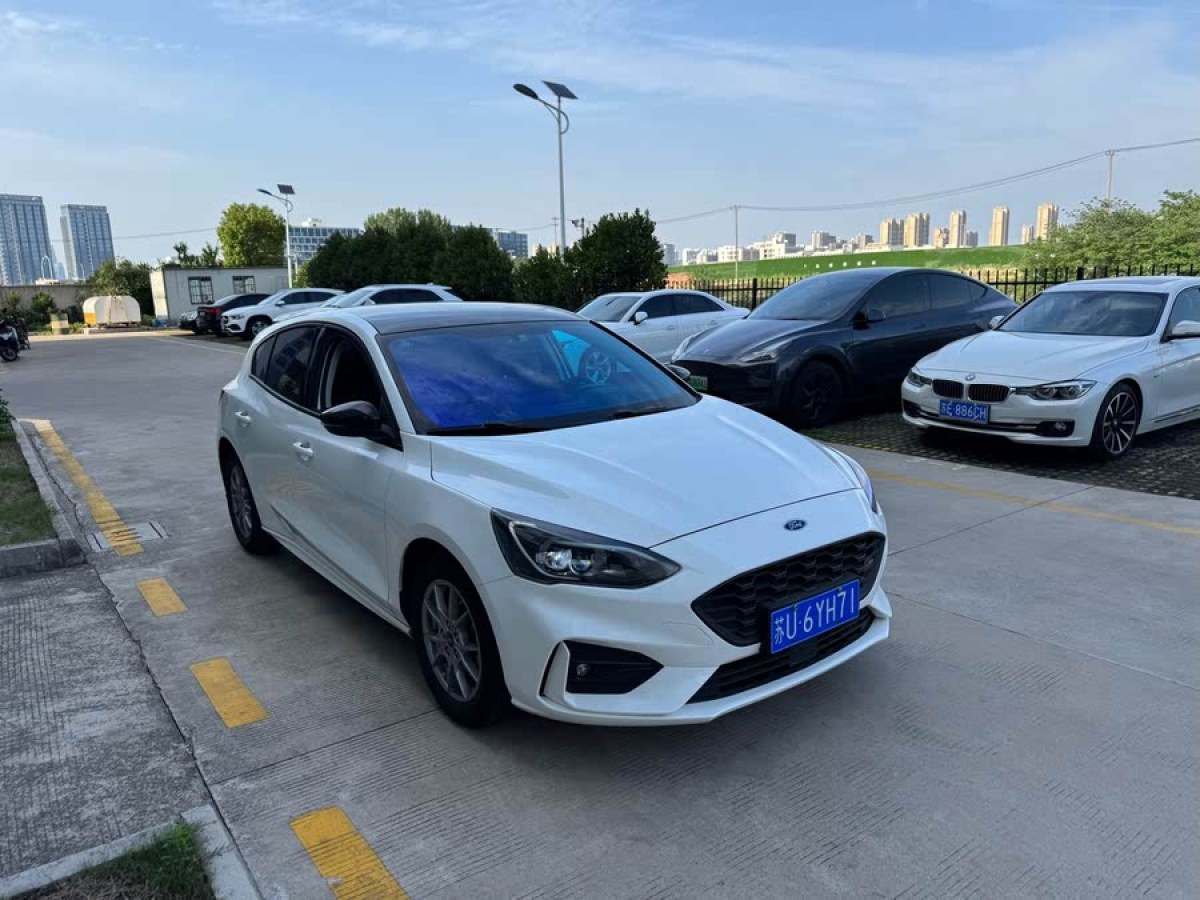 福特 ?？怂? 2021款 兩廂 EcoBoost 180 自動鋒潮型圖片