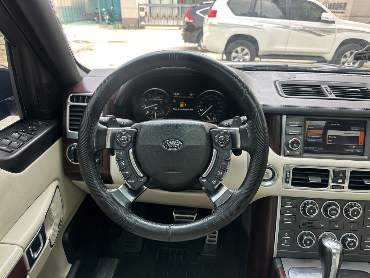 路虎 攬勝  2012款 5.0 V8 SC 尊崇創(chuàng)世版圖片