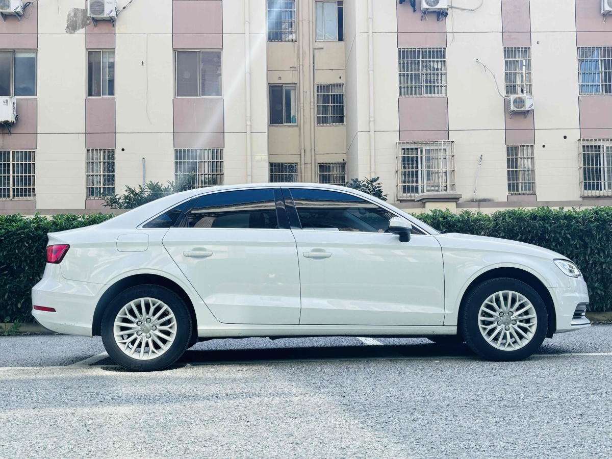 奧迪 奧迪A3  2016款 Limousine 35 TFSI 領(lǐng)英型圖片