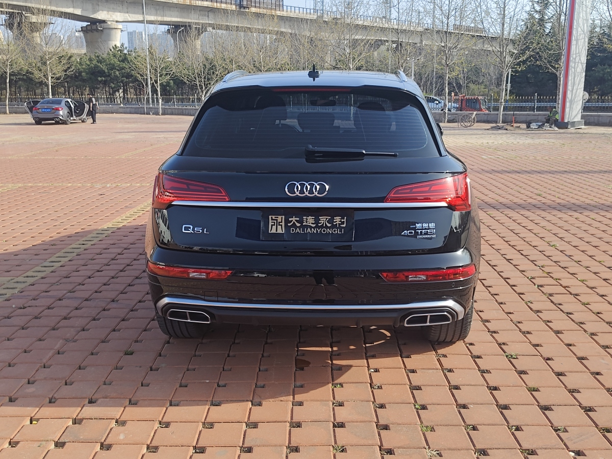 奧迪 奧迪Q5L  2022款 40T 時(shí)尚動(dòng)感型圖片