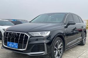 奥迪Q7 奥迪 55 TFSI quattro S line运动型