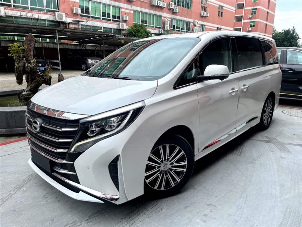 廣汽傳祺 M8  2021款 領(lǐng)秀系列 390T 至尊版圖片
