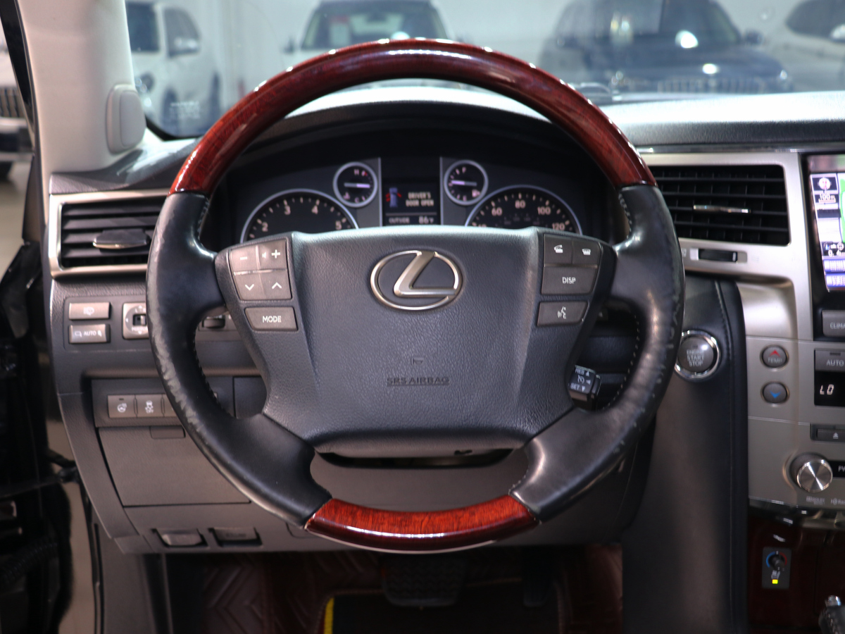 2015年4月雷克薩斯 LX  2015款 LX570 中東版