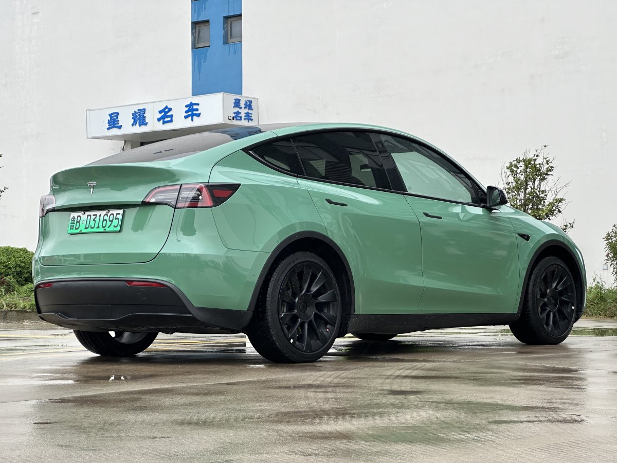 特斯拉 Model Y  2021款 改款 標(biāo)準(zhǔn)續(xù)航后驅(qū)升級版圖片