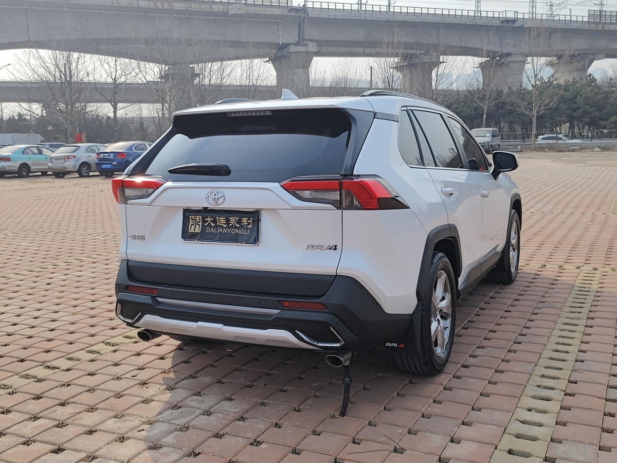 2022年11月豐田 RAV4  2018款 榮放 2.0L CVT兩驅風尚版