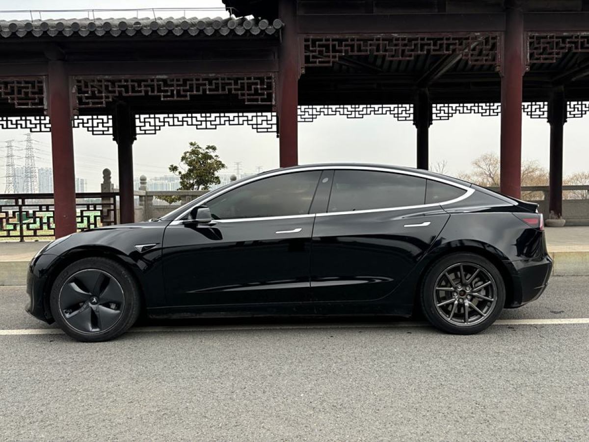 特斯拉 Model 3  2019款 標準續(xù)航后驅(qū)升級版圖片