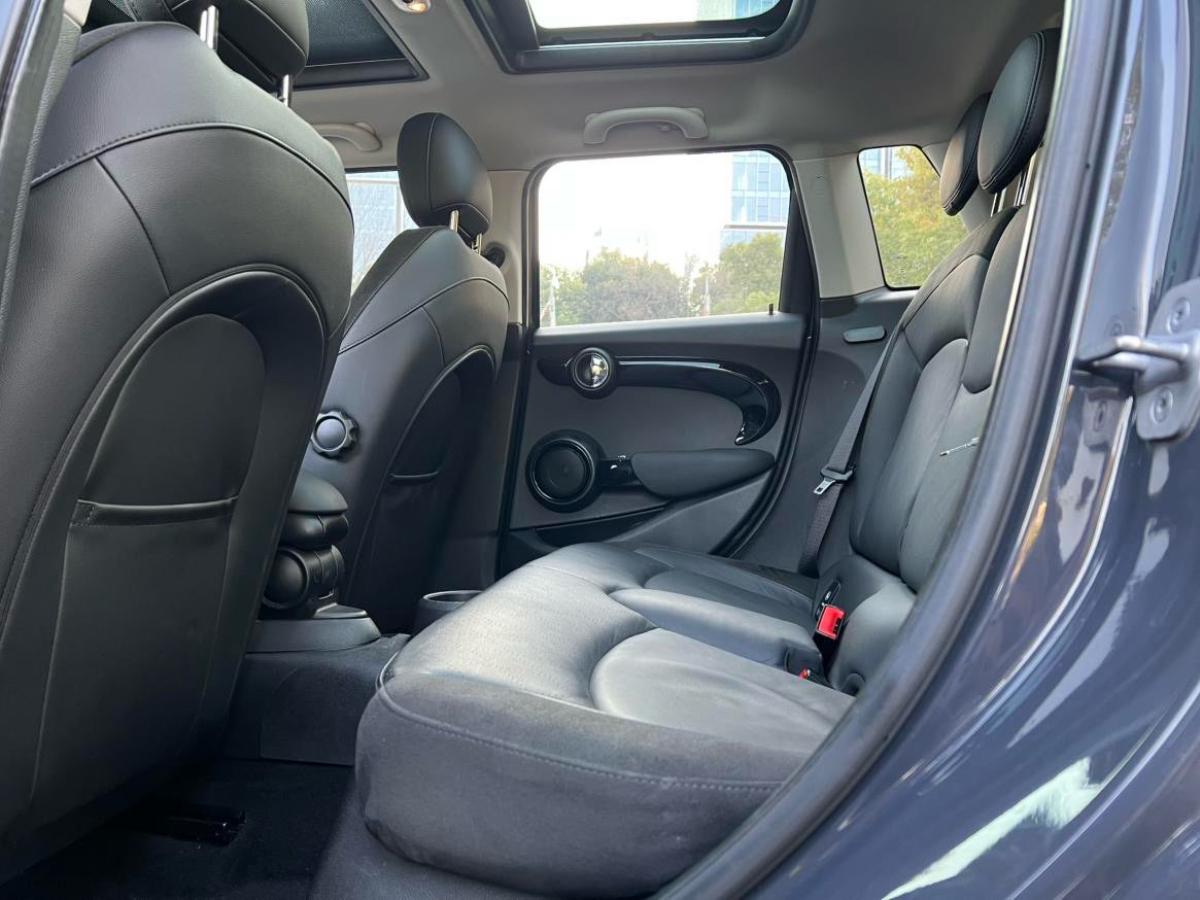 MINI MINI  2021款 2.0T COOPER S 藝術(shù)家 五門版圖片