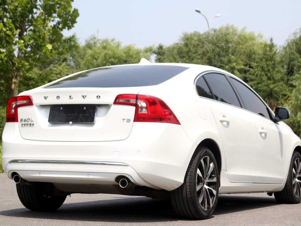 沃爾沃 S60L  2020款  T5 智進(jìn)進(jìn)階版圖片