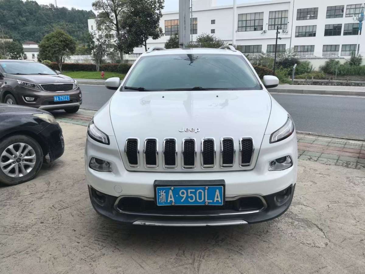 2017年9月Jeep 自由光  2017款 2.4L 優(yōu)越版