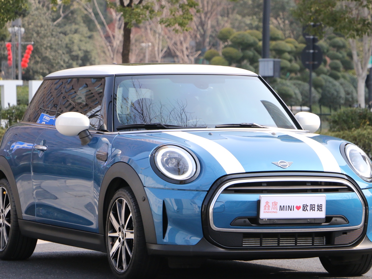 MINI MINI  2022款 改款 1.5T COOPER 藝術(shù)家圖片