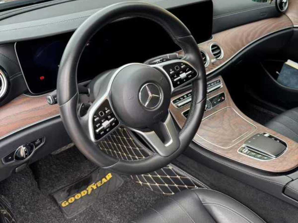 奔馳 奔馳E級  2019款 改款 E 300 L 豪華型圖片