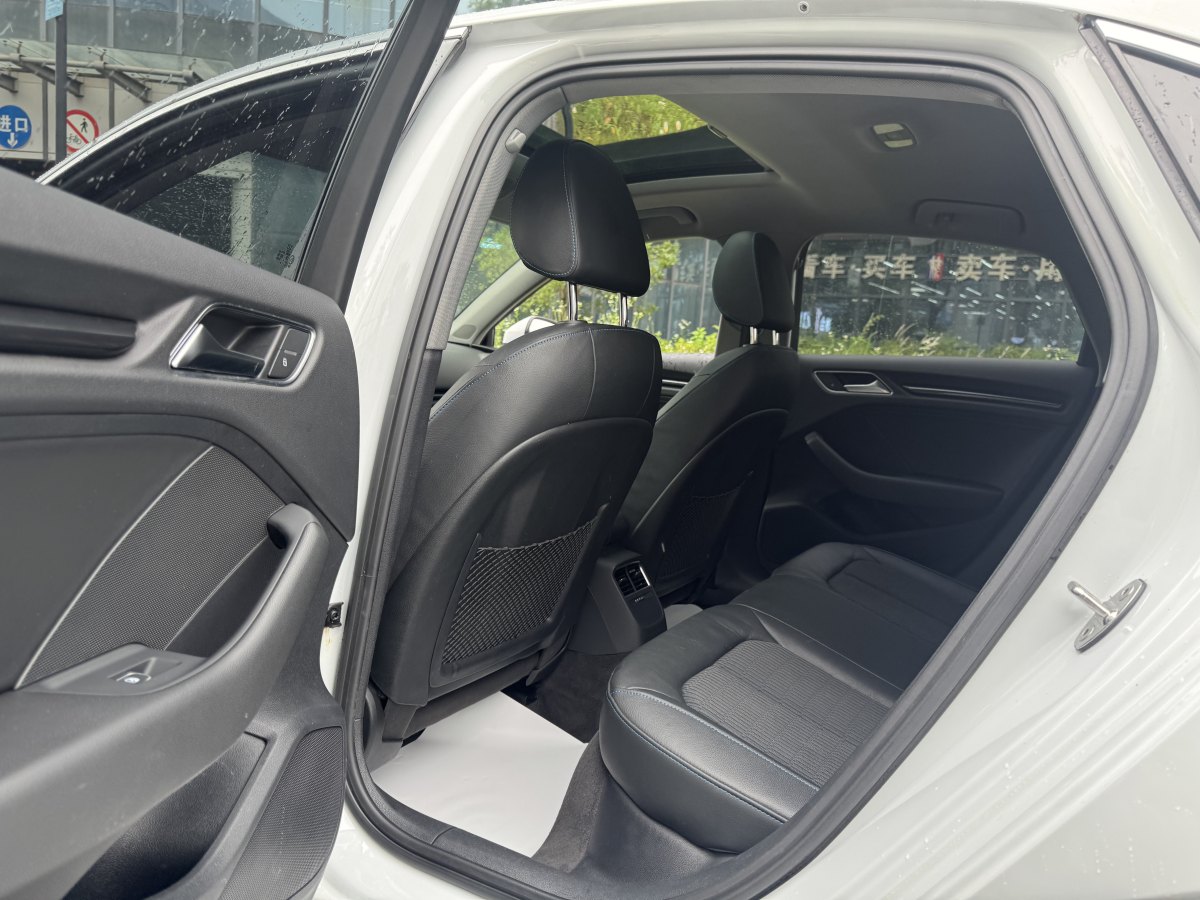 奧迪 奧迪A3  2018款 30周年年型 Limousine 35 TFSI 時(shí)尚型圖片