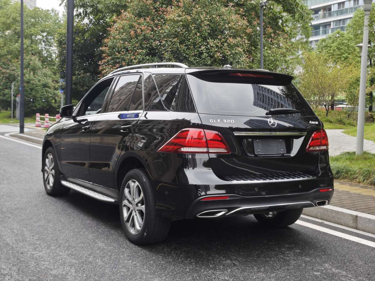 奔馳 奔馳GLE  2016款 GLE 320 4MATIC 動(dòng)感型圖片