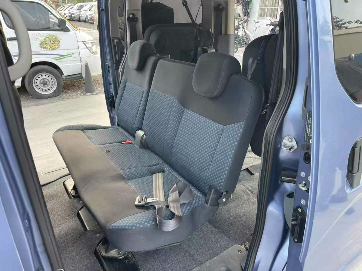 日產(chǎn) NV200  2013款 1.6L 尊貴型 國IV圖片
