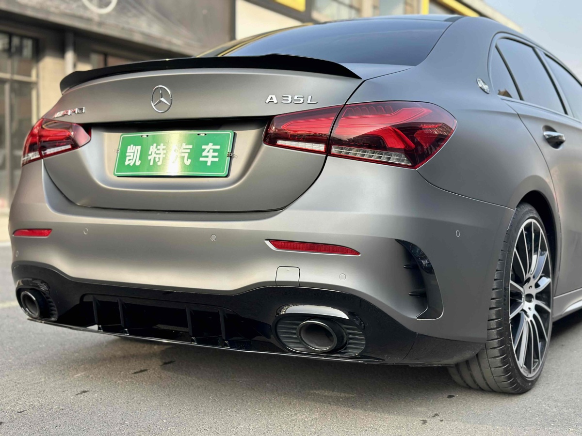 2020年12月奔馳 奔馳A級AMG  2022款 AMG A 35 L 4MATIC 熾夜特別版