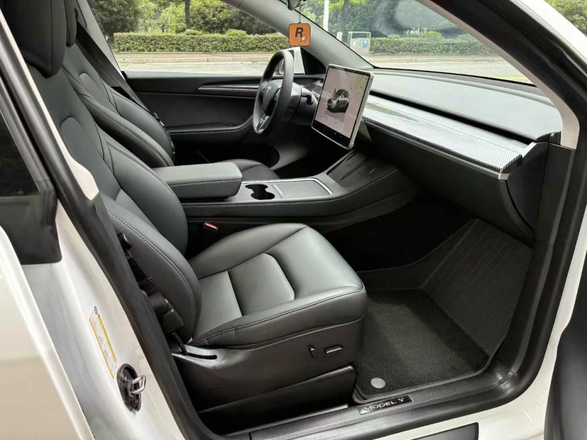 特斯拉 Model S  2023款 三電機(jī)全輪驅(qū)動(dòng) Plaid版圖片