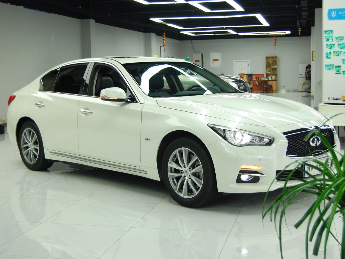 英菲尼迪 Q50L  2016款 2.0T 悅享版圖片