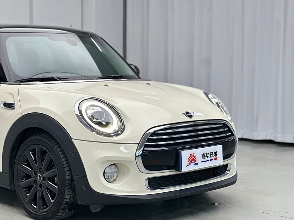 MINI MINI  2019款 1.5T COOPER 藝術(shù)家 五門版圖片