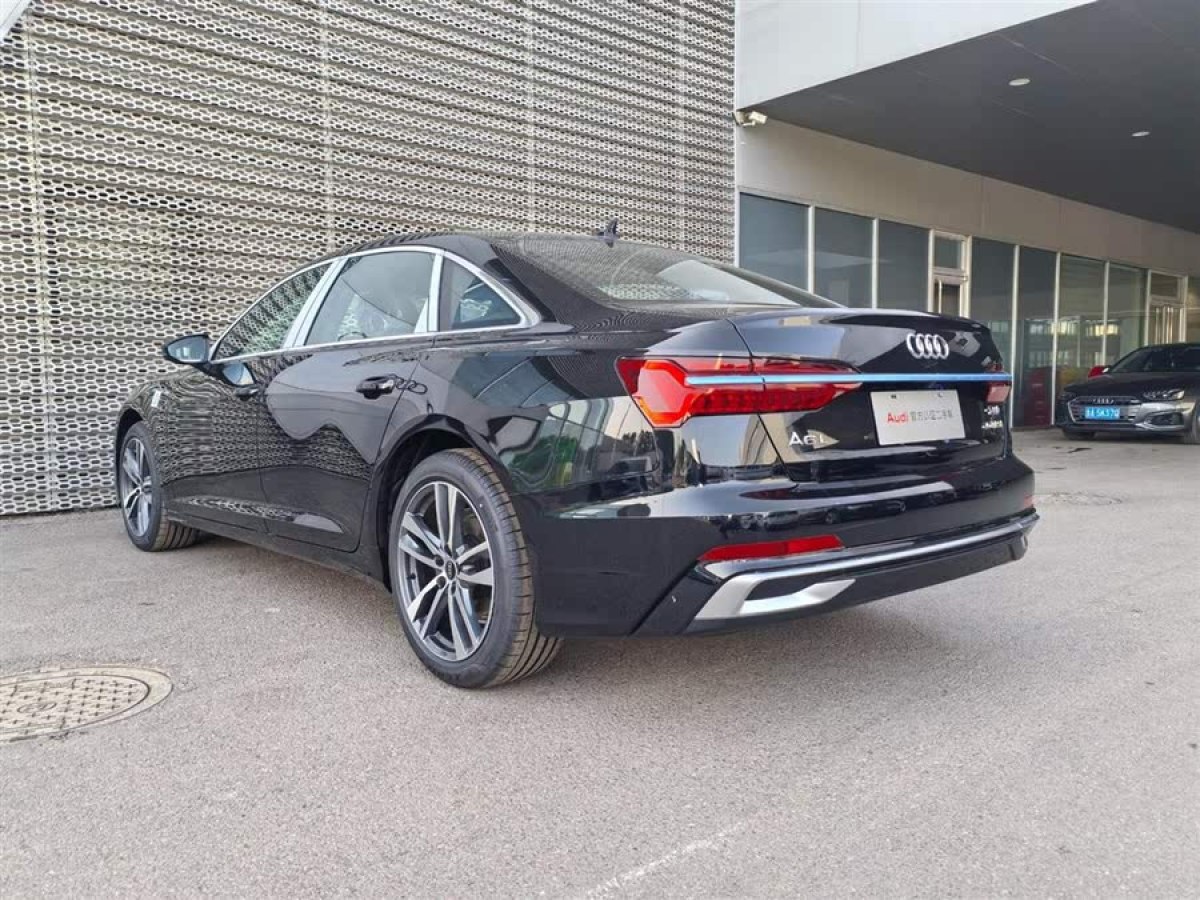 奧迪 奧迪A6L  2025款 改款 40 TFSI 豪華動(dòng)感型圖片