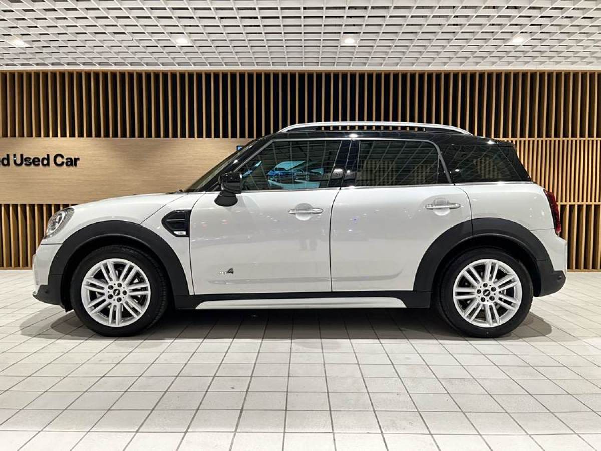 2023年5月MINI COUNTRYMAN  2022款 改款 1.5T COOPER ALL4 鑒賞家