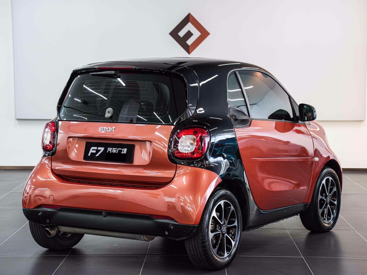 smart fortwo  2015款 1.0L 52千瓦硬頂靈動(dòng)版圖片