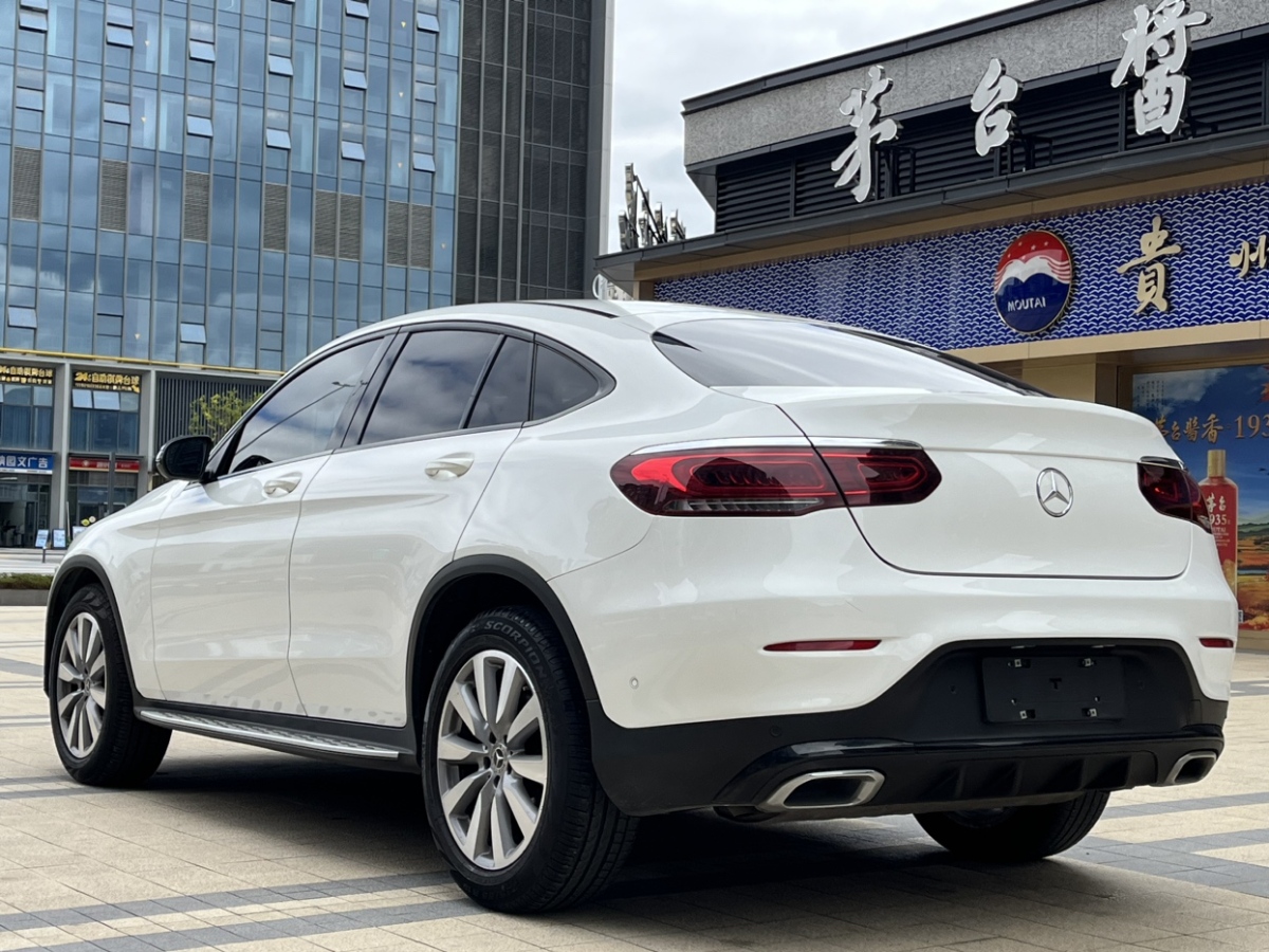 奔馳 奔馳GLC  2021款 GLC 260 4MATIC 轎跑SUV圖片