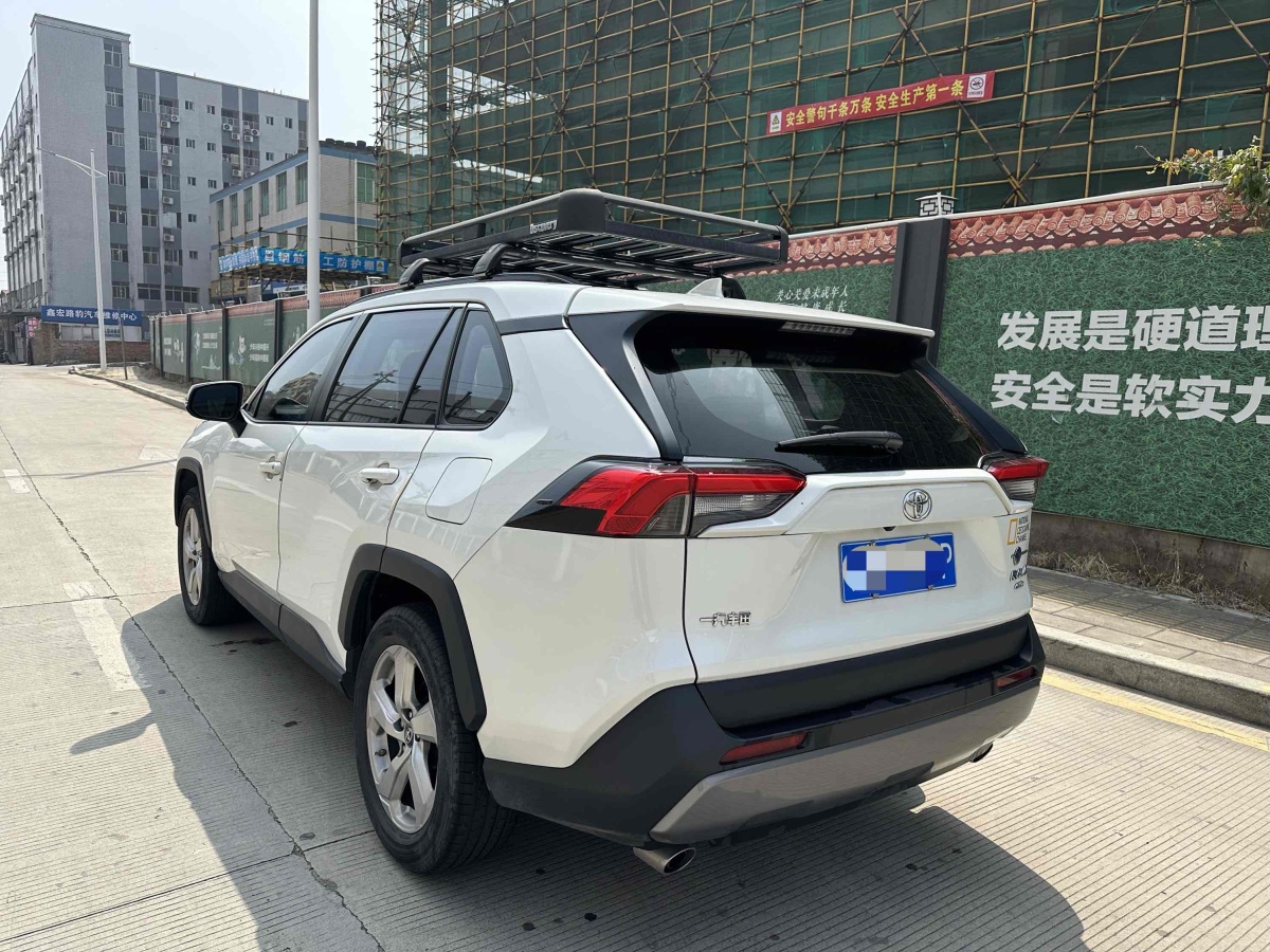 2020年12月豐田 RAV4  2018款 榮放 2.0L CVT兩驅(qū)風(fēng)尚版