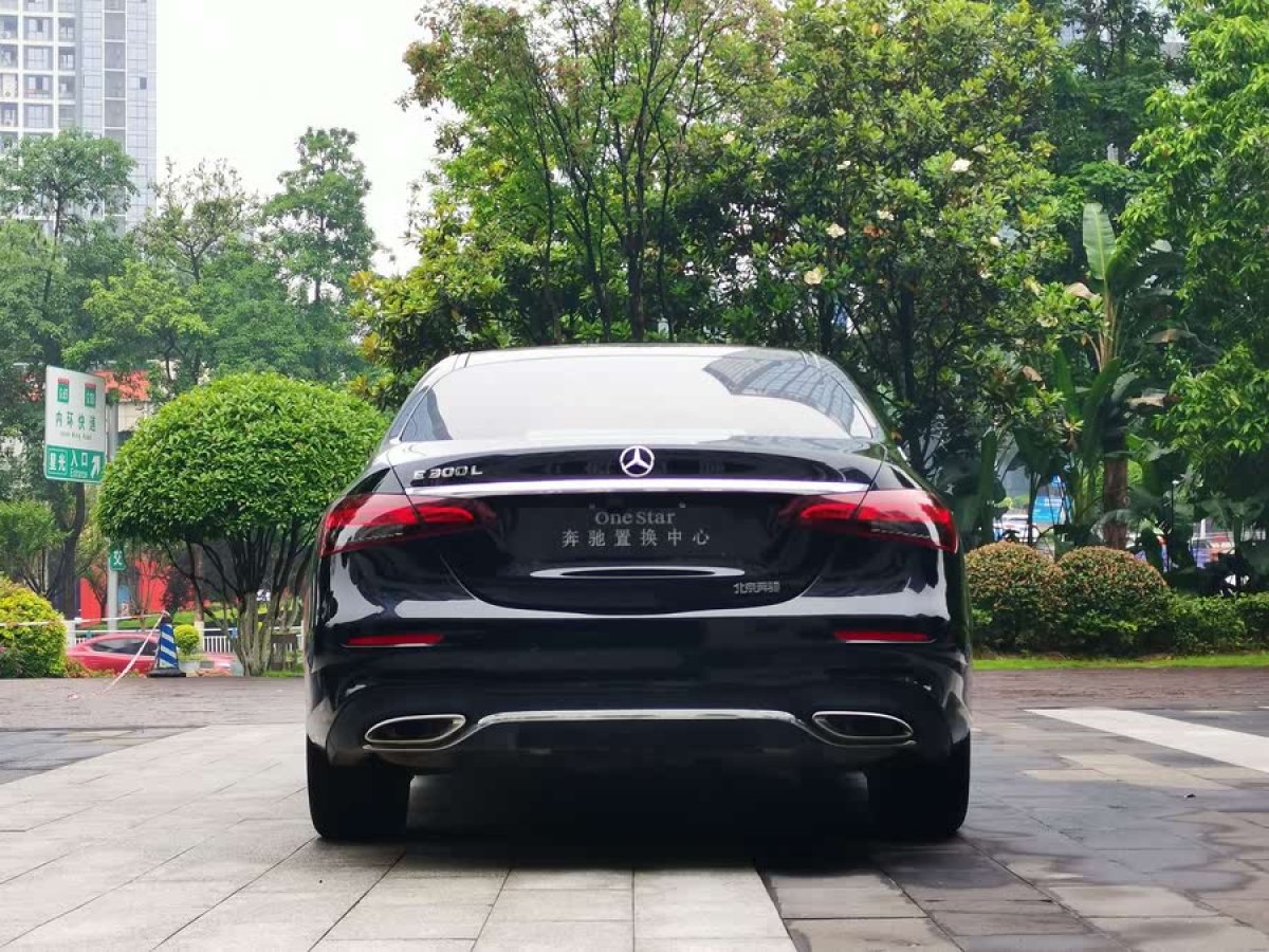 奔馳 奔馳E級  2021款 改款 E 300 L 運動豪華型圖片