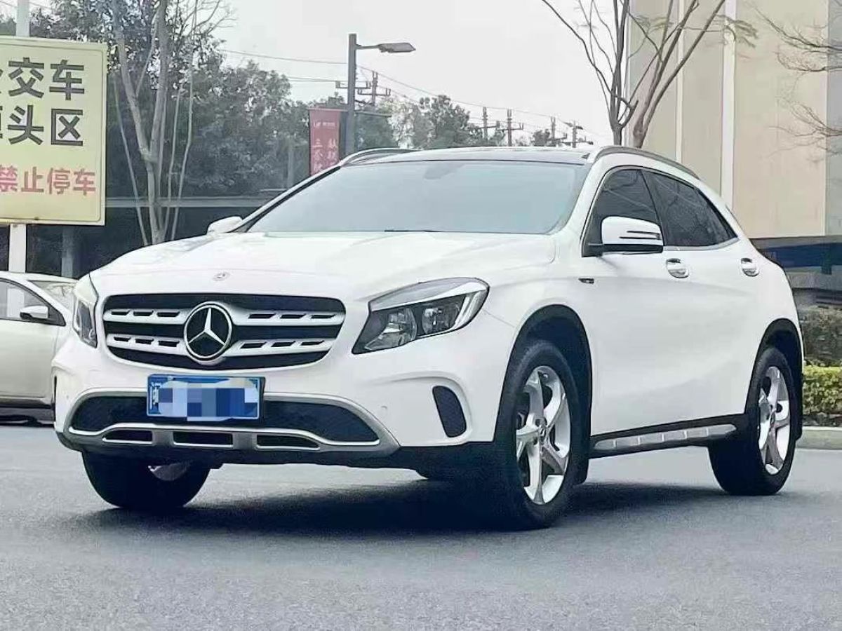 奔馳 奔馳GLA  2018款 GLA 200 動感型圖片