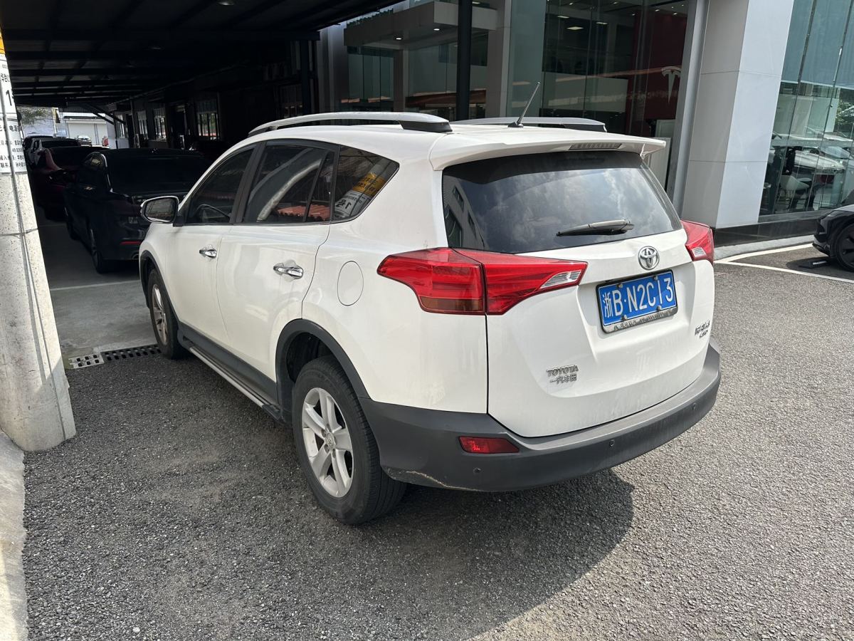 豐田 RAV4  2016款 榮放 2.0L CVT四驅(qū)新銳版圖片