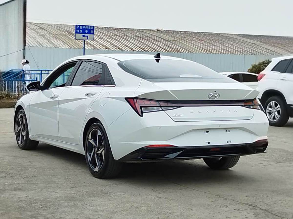 現(xiàn)代 伊蘭特  2021款 1.5L LUX尊貴版圖片