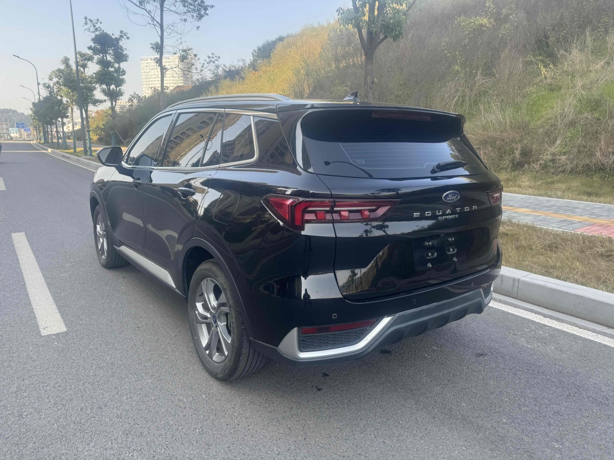 福特 領(lǐng)睿  2022款 EcoBoost 170 鉑領(lǐng)型圖片