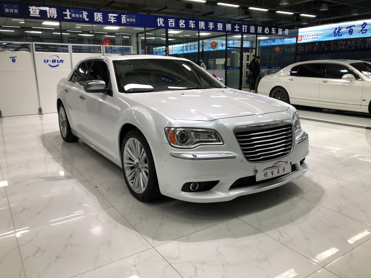 克萊斯勒 300c 2013款 3.6l 尊享版圖片