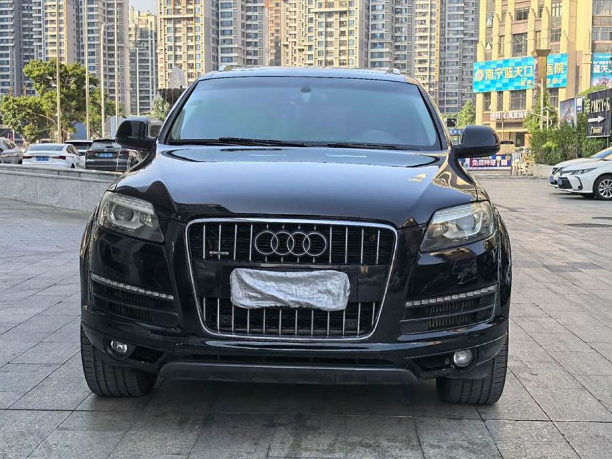 奧迪 奧迪Q7  2010款 3.0 TDI quattro 領(lǐng)先型圖片