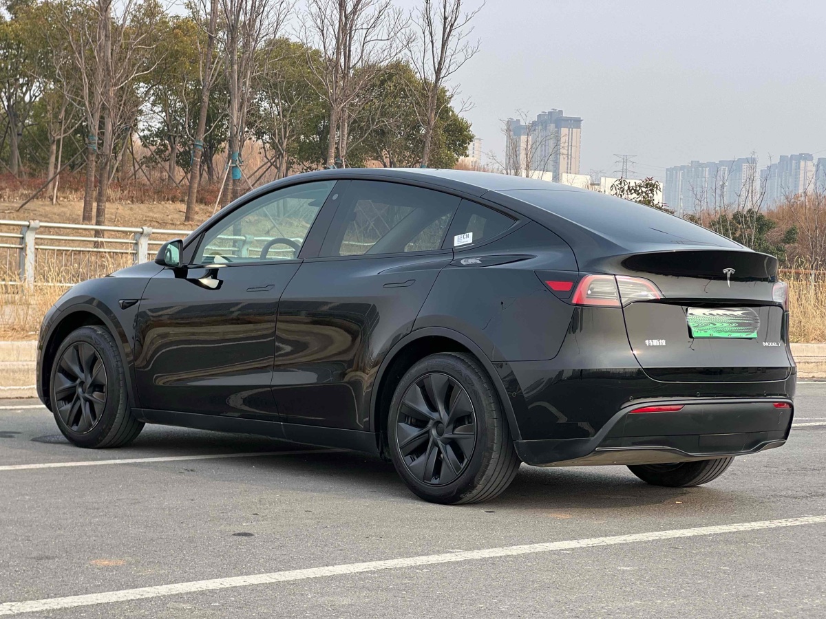 特斯拉 Model 3  2023款 煥新版 后輪驅(qū)動(dòng)圖片