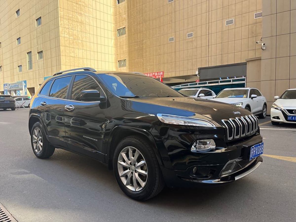 Jeep 自由光  2017款 2.4L 專業(yè)智能版圖片