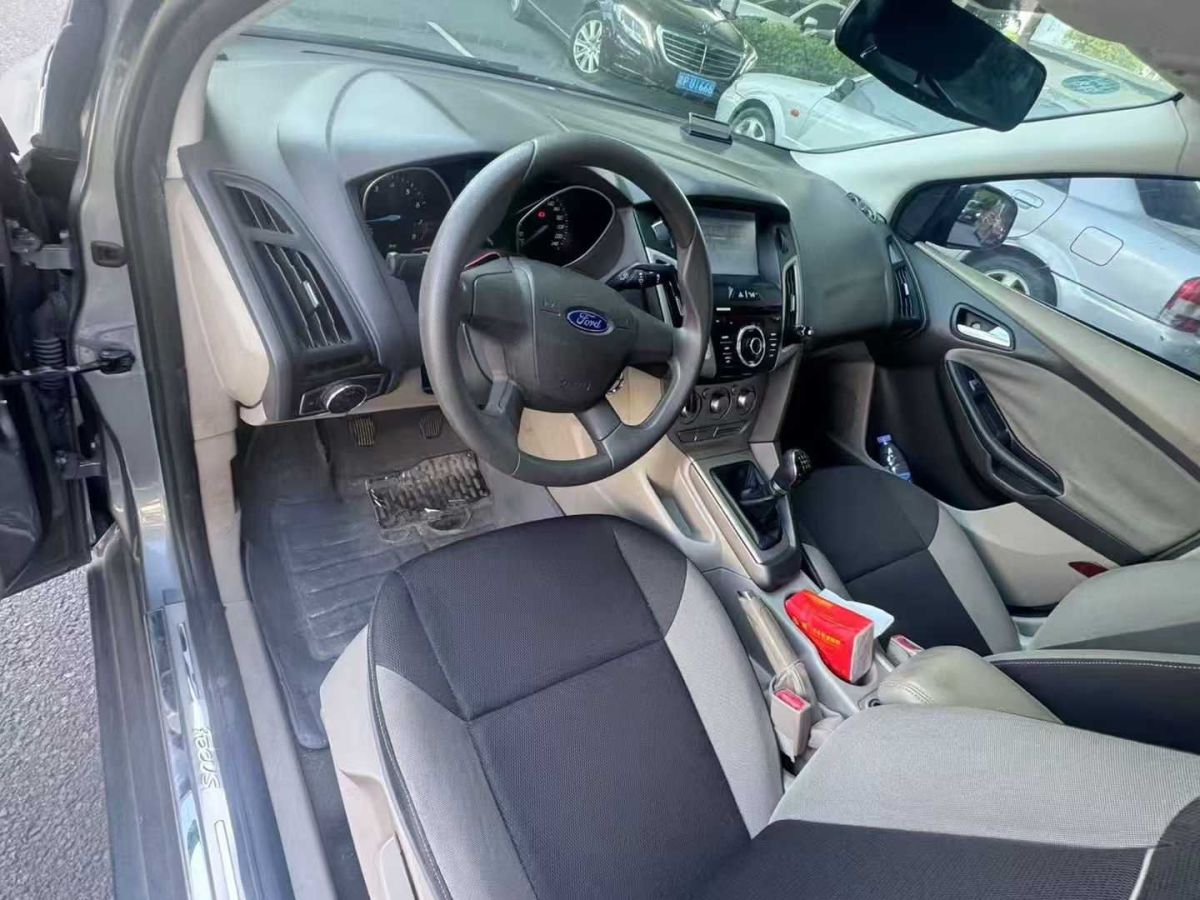 福特 ?？怂? 2013款 2.0T ST 標(biāo)準(zhǔn)版圖片