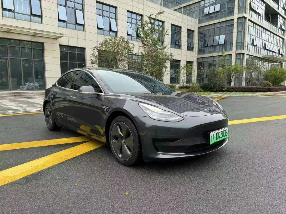 2020年6月特斯拉 Model Y  2020款 標(biāo)準(zhǔn)續(xù)航后驅(qū)升級(jí)版