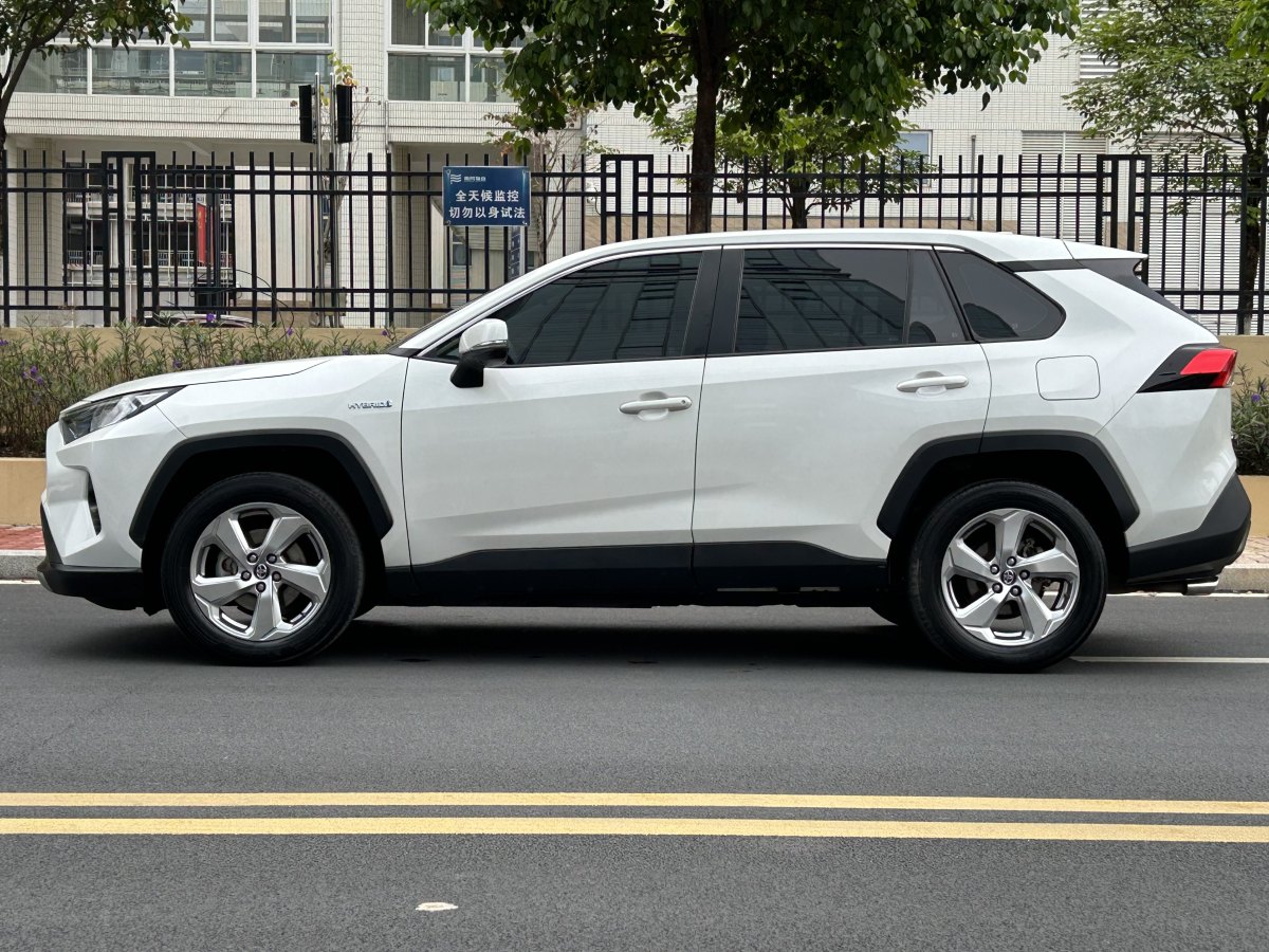 豐田 RAV4榮放  2020款 雙擎  2.5L CVT兩驅精英版圖片